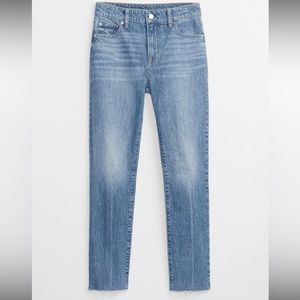 Mid Rise Slim Boyfriend Jeans